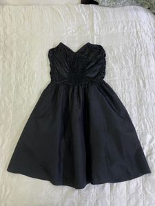 Chic Black Strapless Dress bust 34(stretchy)