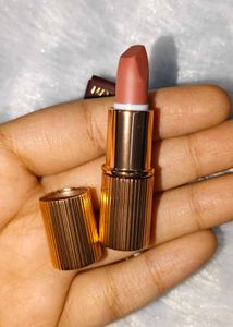 Charlotte Tilbury Matte Revolution (Pillow Talk)