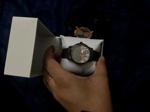 Stylish Wristwatch Set from nine west the battery