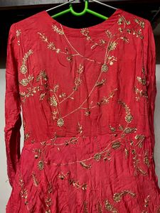 👑✨Royal Red Gown with Golden Embroidery ✨👑