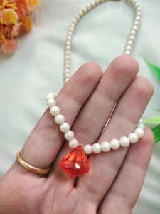 Red Diamond Shaped Bead White Pearls Necklace