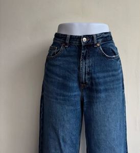 ZARA Straight Jean