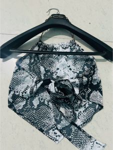 Snakeskin Halter Open Back Top⭐️