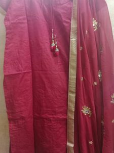 Women&#39;s Maroon salwar Suit Dupatta