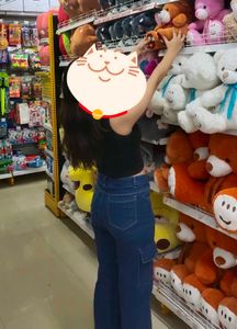 Women Cargo Straight Fit Jeans