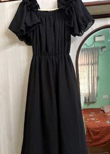 Chic Black Off-Shoulder Dress