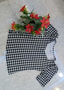 🖤 Black &amp; White Houndstooth Puff-Sleeve Top