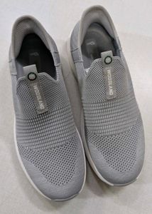 Women&#39;s Slip in sneakers Size 5 🔥