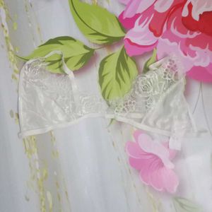 (891) White Bra 36