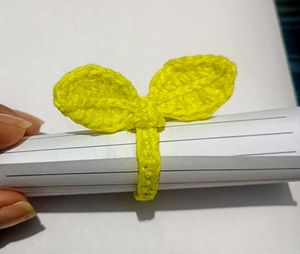 Crochet Leaf Sprout Tie