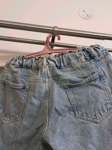 Light Wash High-Waisted Jeans