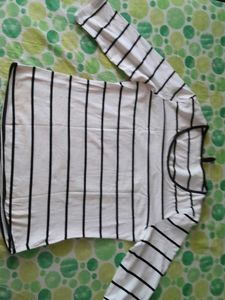 Black Stripes White Top Full Sleeves