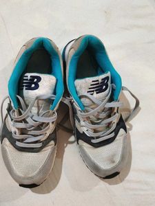 New Balance Sneaker (white/blue)