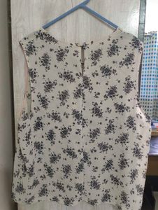 Floral Print Sleeveless Top