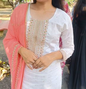Beutiful Embroidery Work Kurta Set 💗