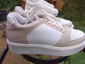 Men/Women Sneakers And Shoes
