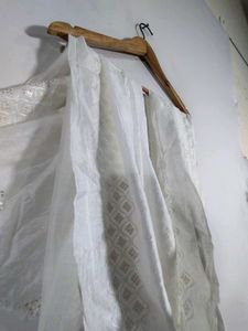 White Embroidered Dupatta (Women&#39;s)