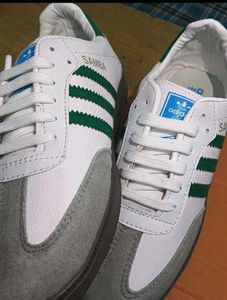 Stylish White &amp; Green Sneakers