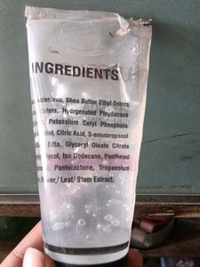 I am selling hudabeauty primer