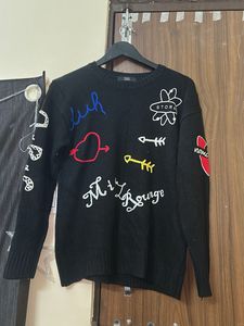 Stylish Black Graphic Print Sweater