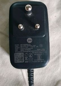 Jio (WIFI ᯤ ROUTER) Fiber Set-Top Box.