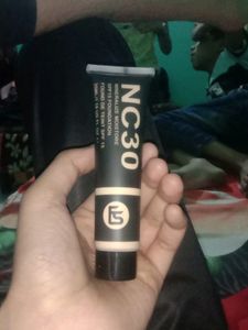 Mineralize Moistore Foundation