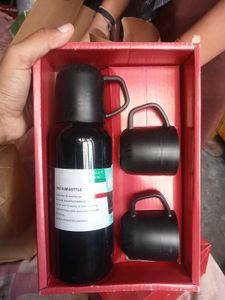 Beautiful Steel Bottle With Two Cups