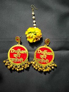 Floral Maang Tikka and Stunning Earrings