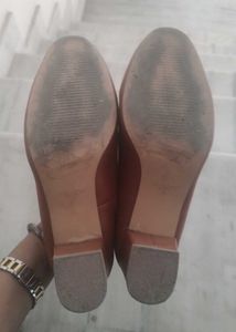 Carlton London Heeled Pumps