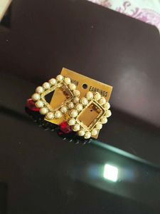 Fashion Earrings - Pearl & Gem Detail