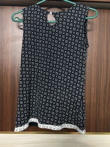 ✨ Stylish Sleeveless Printed Top ✨