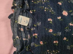 Stylish old Navy Floral top