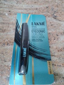 lakme eyeconic curling mascara black