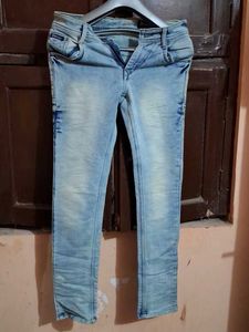 Stylish Light Wash Jeans