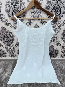 Chikankari Strap kurti