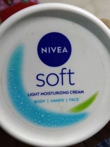 NIVEA Soft Moisturizing Cream