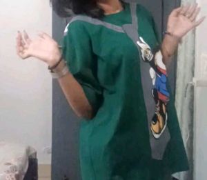 Green Graphic Print Top