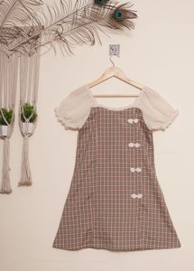 Korean-inspired short dress with back chain closur