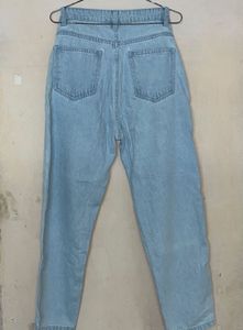 straight fit jeans