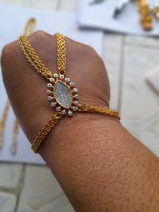 AD Jwellery Set Along With Hathphool