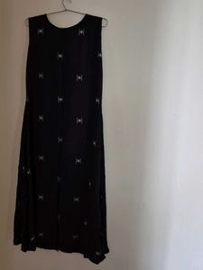Women&#39;s Cotton Printed Black Hand-Print Kurta Set|