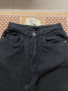 BEAUTIFUL BLACK DENIM