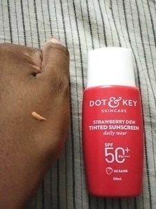 Dot &amp; Key Strawberrydew tinted Sunscreen