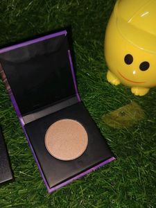 ( Sealed )Sugar Contour De Force Highlighter
