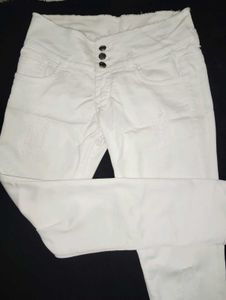 womens..... jeens 28 size