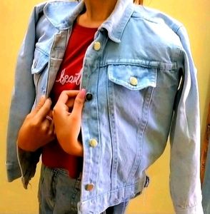 📢OFFER‼️Stylish Blue Denim Jacket‼️