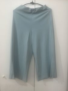 Light Blue Capri