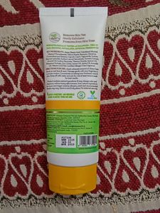 MAMA EARTH UBTAN FACE SCRUB