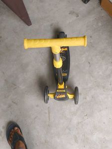 Kids 3-Wheel Scooter - Black &amp; Yellow