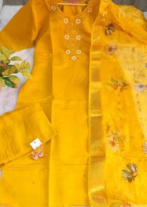 Gorgeous 3 Piece Yellow Suit Set